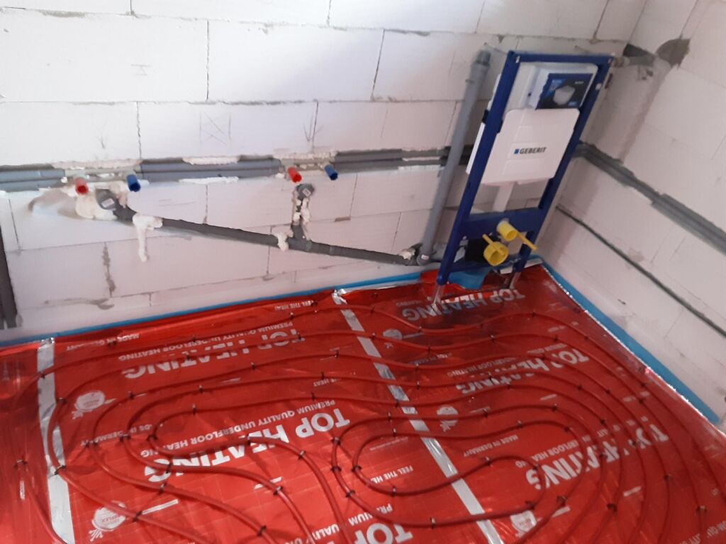 Rodinný dom v Michalovciach, podlahové kúrenie TOP HEATING s fóliou RED, realizácia ENERTOP