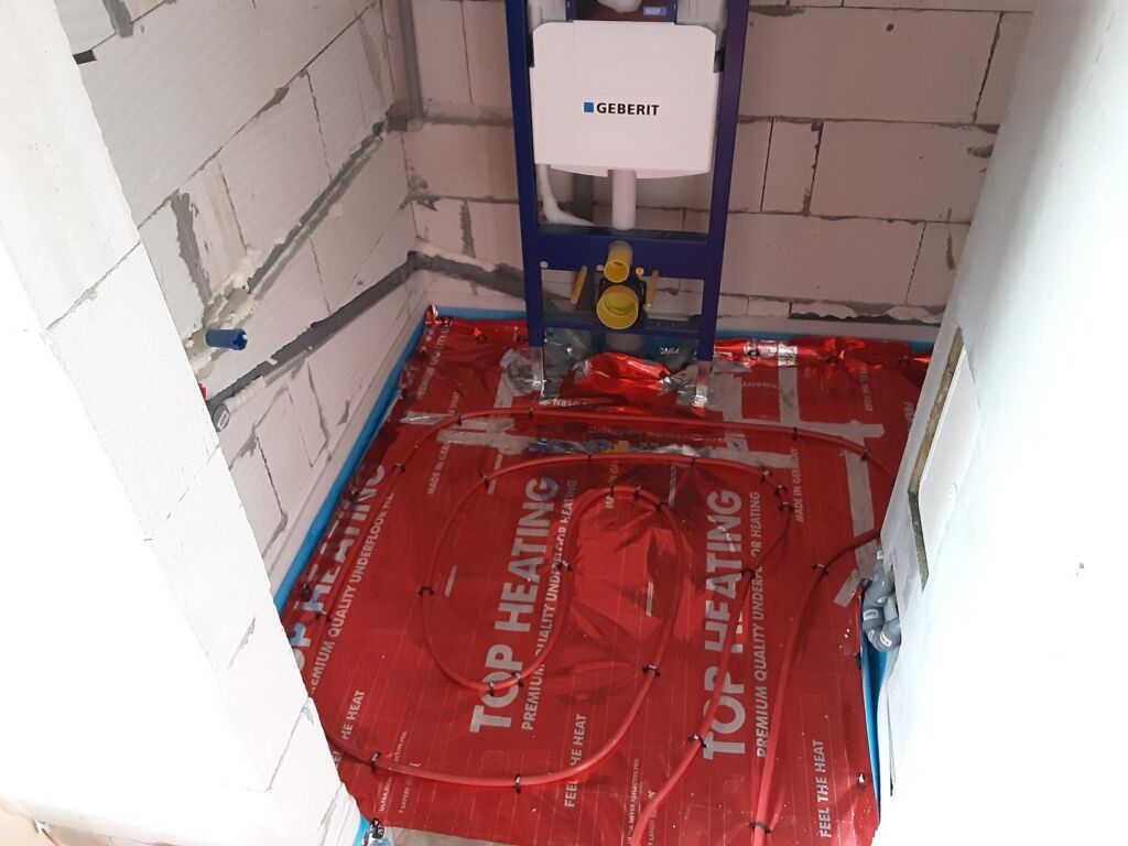 Rodinný dom v Michalovciach, podlahové kúrenie TOP HEATING s fóliou RED, realizácia ENERTOP