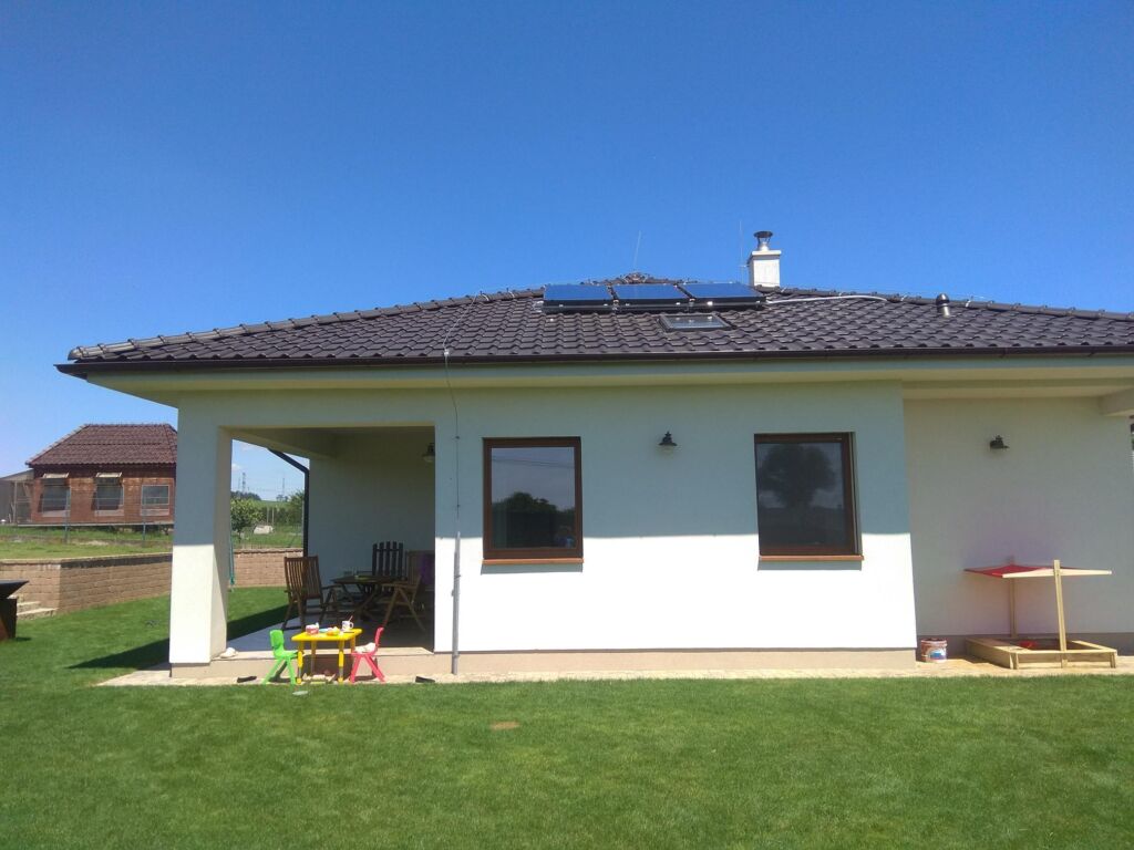 Rodinný dom pri Sabinove s kondenzačným kotlom a solárnymi kolektormi, realizácia ENERTOP