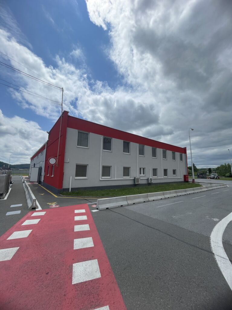 výmena rozvodov a radiátorov v pivovare Šariš od firmy Enertop