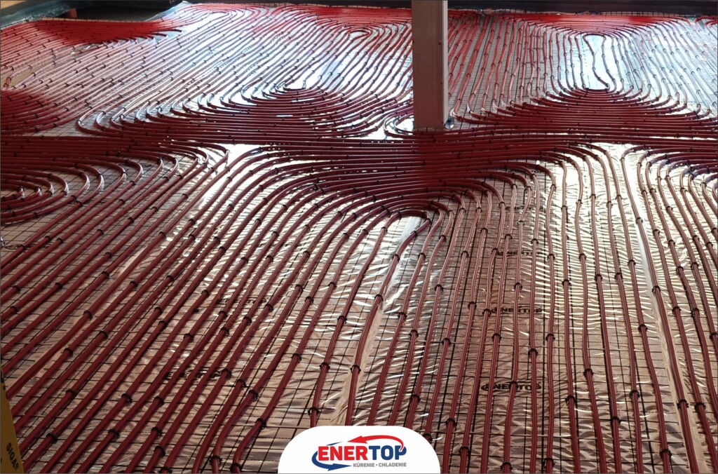 Drevostavba v Tatranskej Lomnici s podlahovým kúrením, realizácia ENERTOP