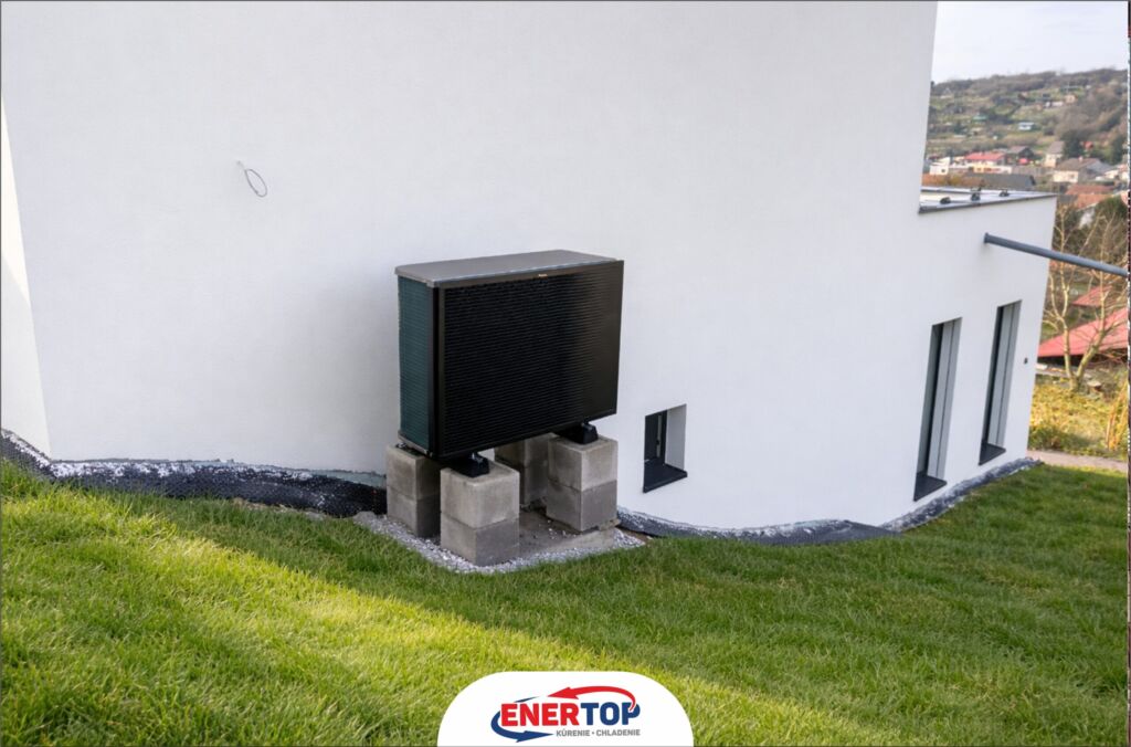 Novostavba rodinného domu v Lipanoch s vykurovaním, chladením a vetraním, realizácia ENERTOP