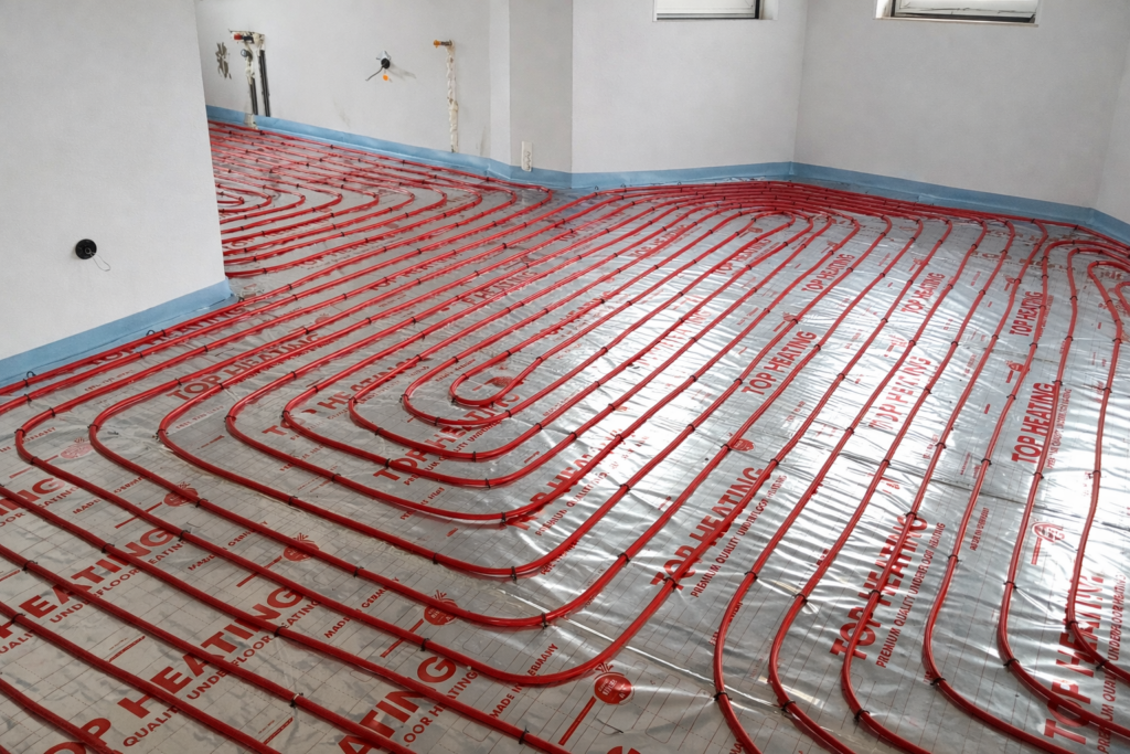 Nadštandardný rodinný dom pri Starej Ľubovni s podlahovým kúrením, realizácia ENERTOP