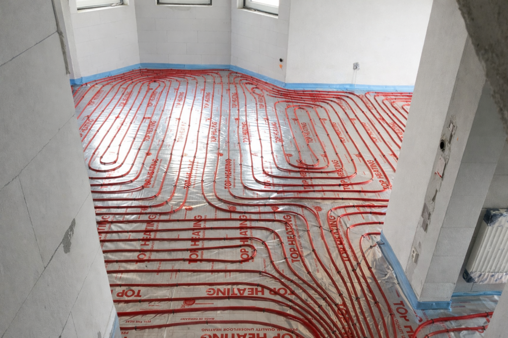 Nadštandardný rodinný dom pri Starej Ľubovni s podlahovým kúrením, realizácia ENERTOP