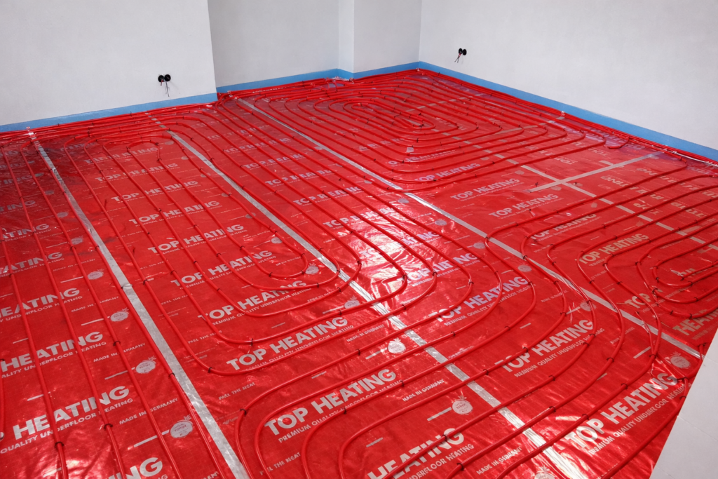 Rodinný dom v lokalite Šibeničná hora pri Starej Ľubovni s podlahovým kúrením, realizácia ENERTOP