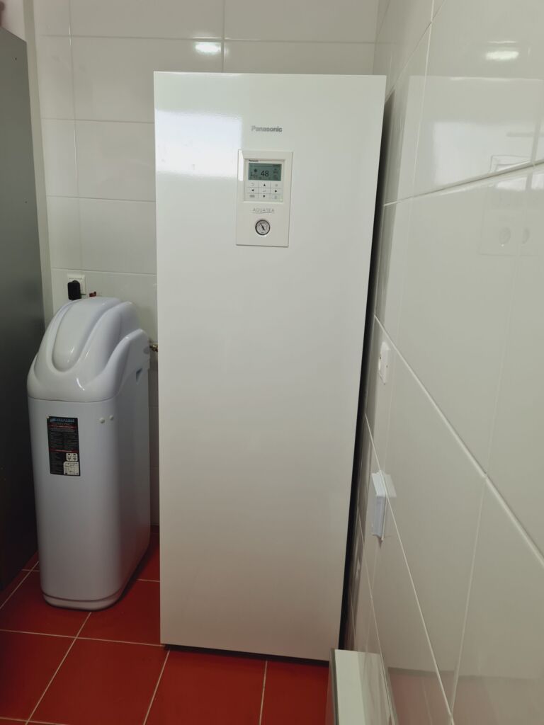Tepelné čerpadlo Panasonic Aquarea nainštalované v rodinnom dome v Bardejove, realizácia Enertop